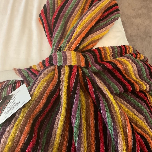 New Pure Essence cape/wrap, size S - Picture 2 of 9